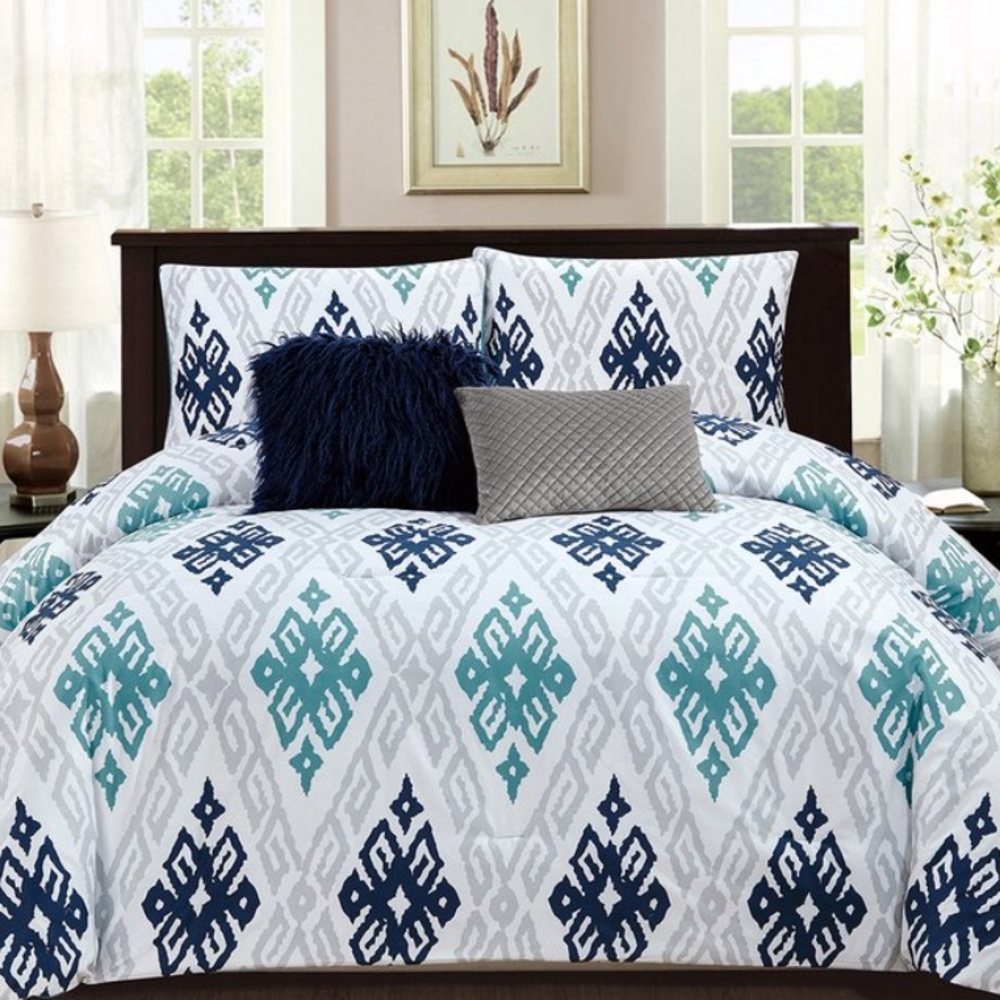 SOLD SOLD SOLD 5 Piece King Comforter Set